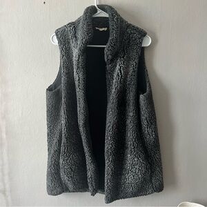 Altar’d State Black Sherpa Open Front Vest Size Large